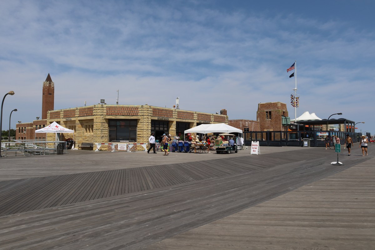 纽约周边海滩与水上体验：Jones Beach、Hamptons和皮划艇出行｜纽约长岛Jones Beach实景