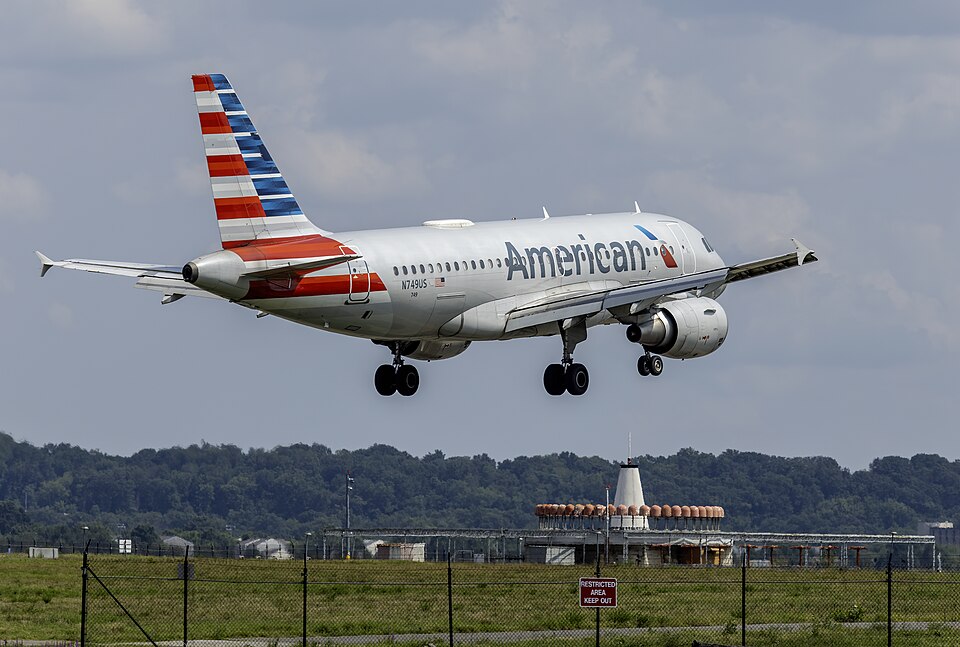 DCA机场到Fairfax怎么约车？市县地址与家庭探亲｜American Airbus 319 N749US DCA VA1