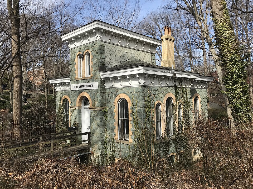 约翰霍普金斯大学访校怎么约车？校区与巴尔的摩｜Gatehouse Homewood Lodge (c. 1875)Johns Hopkins University (JHU) Homewood Campus, 3400 N. Charles Street, Baltimore, MD 21218 (32278982587)