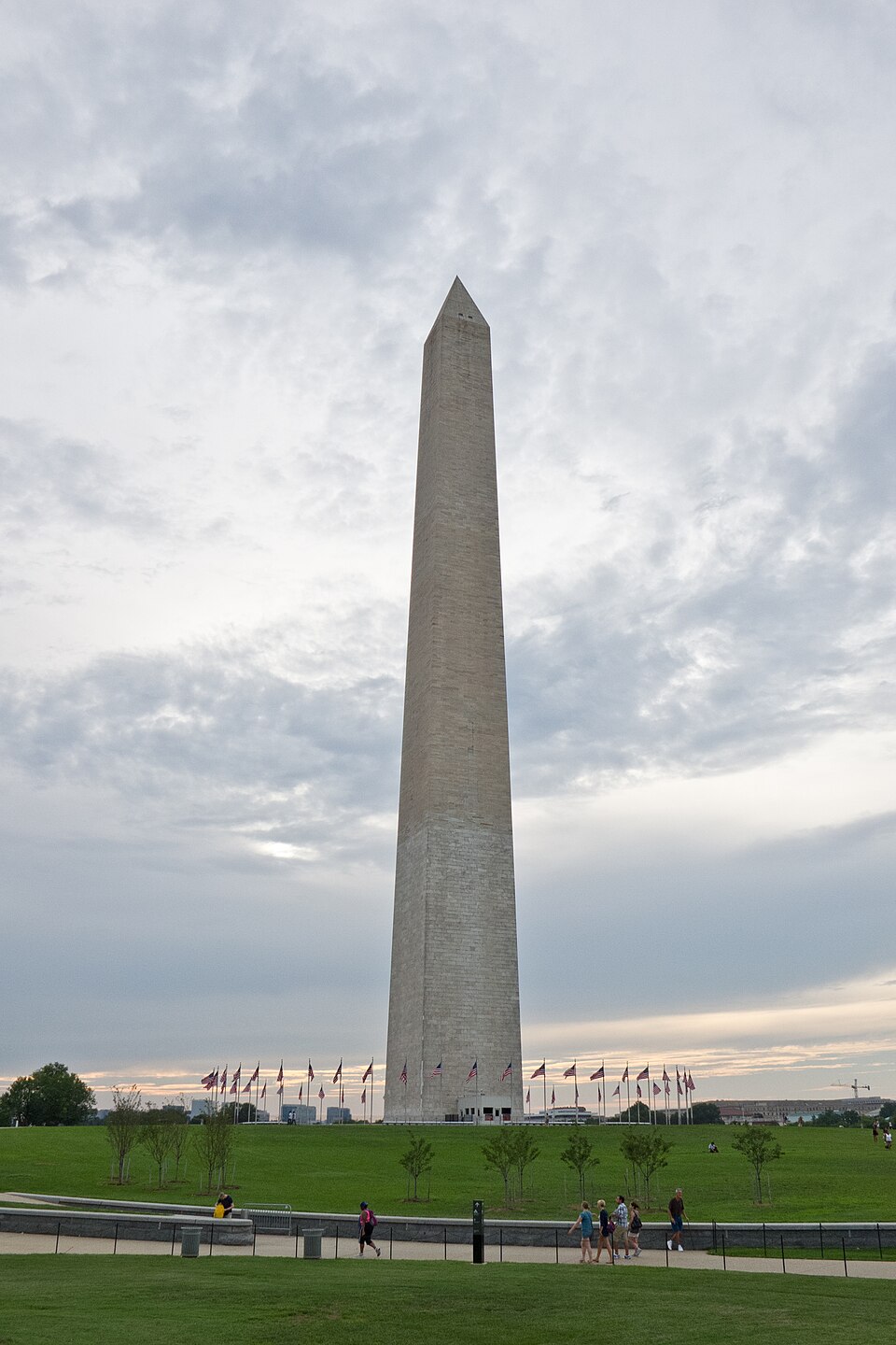 华盛顿纪念碑怎么登顶？预约费用、安检与家庭交通攻略｜Washington Monument - 01
