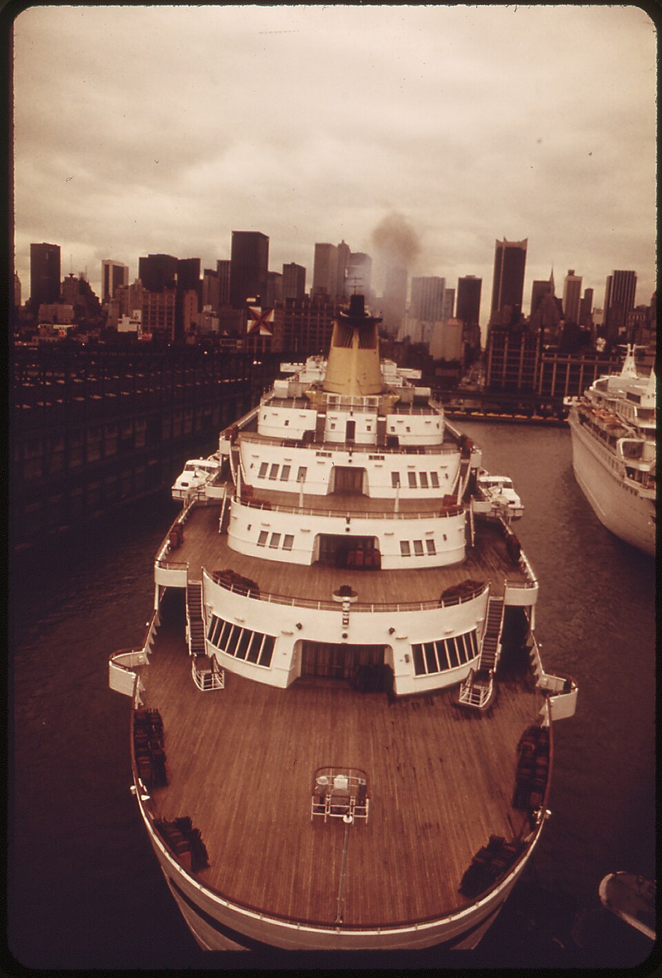 纽约邮轮下船后分两组怎么约车？行李与不同酒店｜CRUISE SHIP IN NEW YORK HARBOR - NARA - 548393