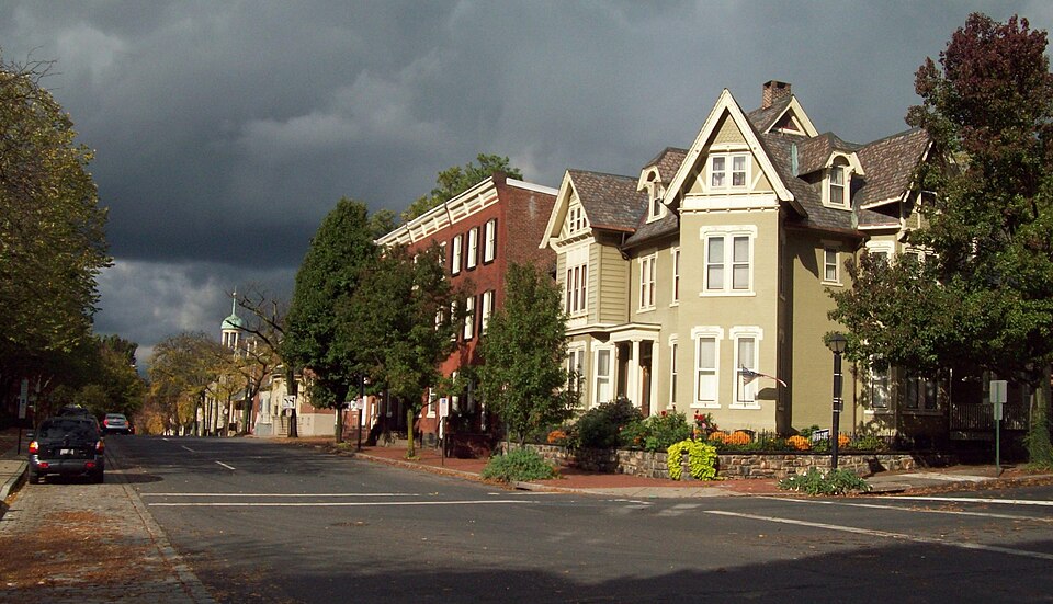 伯利恒历史街区怎么逛？宾州工业遗产与家庭步行取舍｜Central Bethlehem Historic District Oct 11