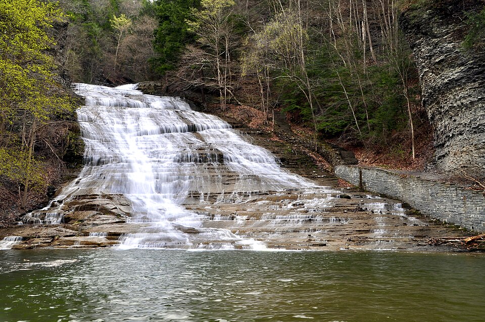 伊萨卡Buttermilk瀑布怎么玩？峡谷台阶与亲子取舍｜Buttermilk Falls, Ithaca, NY, April