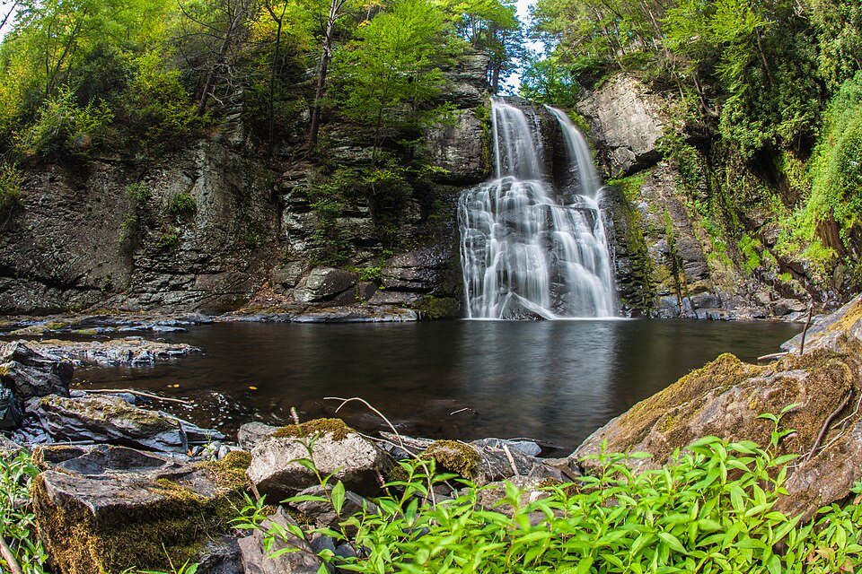 Bushkill瀑布适合父母吗?步道等级与家庭取舍|Bushkill Falls, Pennsylvania (14953778802)