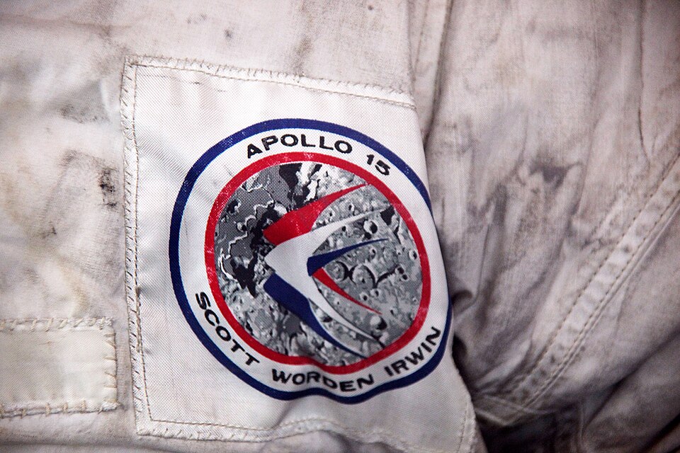 华盛顿航空航天博物馆怎么选？DC馆与Udvar-Hazy交通攻略｜Apollo 15 spacesuit patch - Smithsonian Air and Space Museum - 2012-05-15 (7276435246)