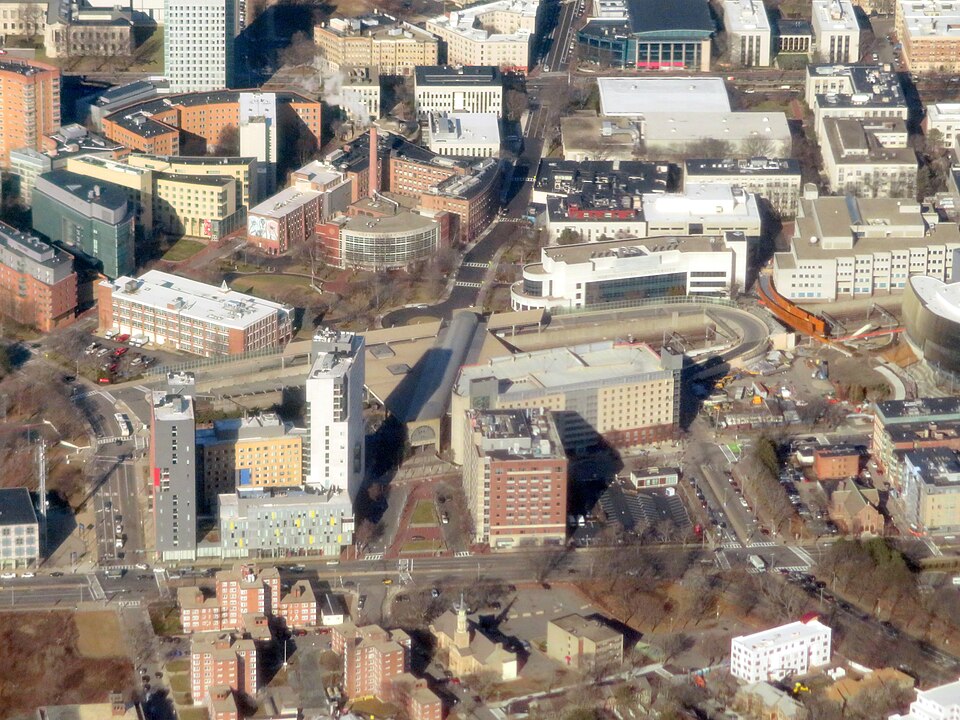 东北大学访校怎么安排?波士顿校区与酒店接送|Ruggles station aerial view, December 2018