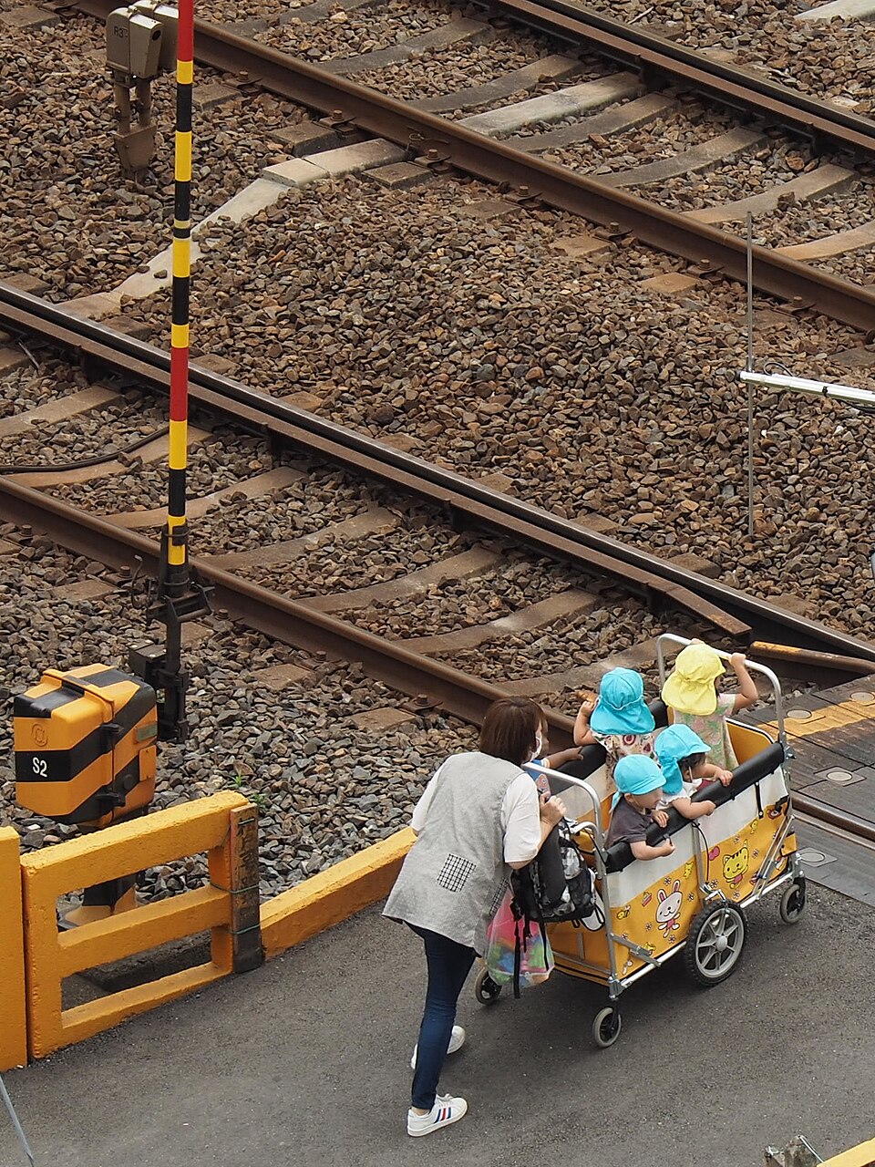带婴儿车和大行李箱去美国东部，询价时怎样描述尺寸和数量？｜BabyCarriage 20210713 102412