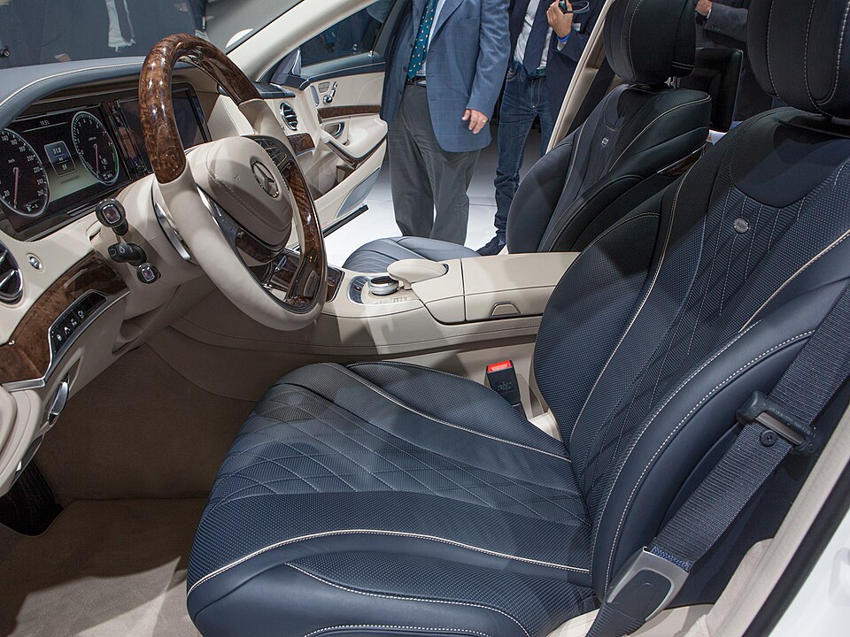 在美国预订私人司机服务，需要提前了解哪些事项？｜Interior of Mercedes-Benz S 500 (W222)