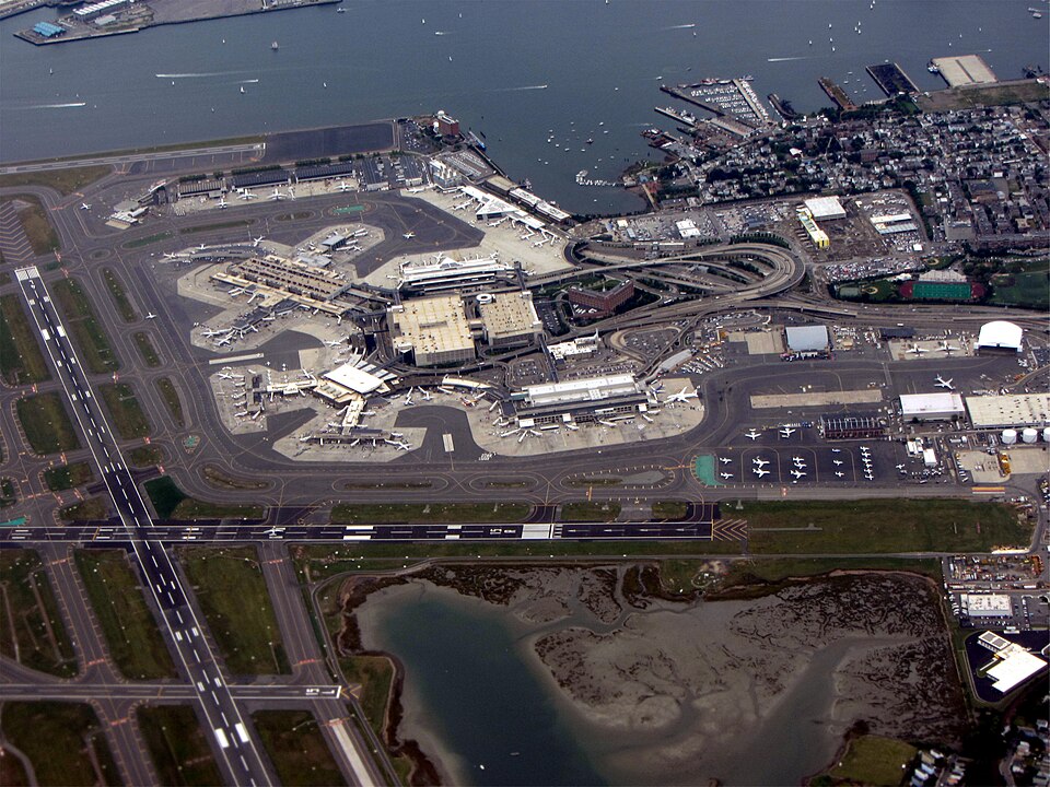 纽约进波士顿出怎么玩?单向路线与双机场接送|Logan Airport aerial view
