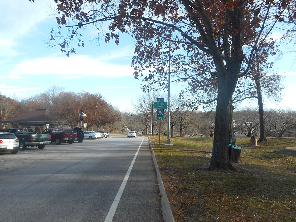 带幼儿从纽约去华盛顿：午睡、吃饭和休息怎样安排？｜SB I-95 North Laurel MD Rest Area; Handicapped Parking Directional Sign