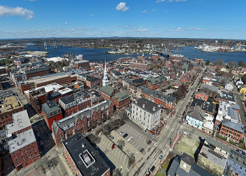 朴次茅斯怎么玩？新罕布什尔海港与家庭过夜取舍｜Portsmouth, New Hampshire downtown aerial view