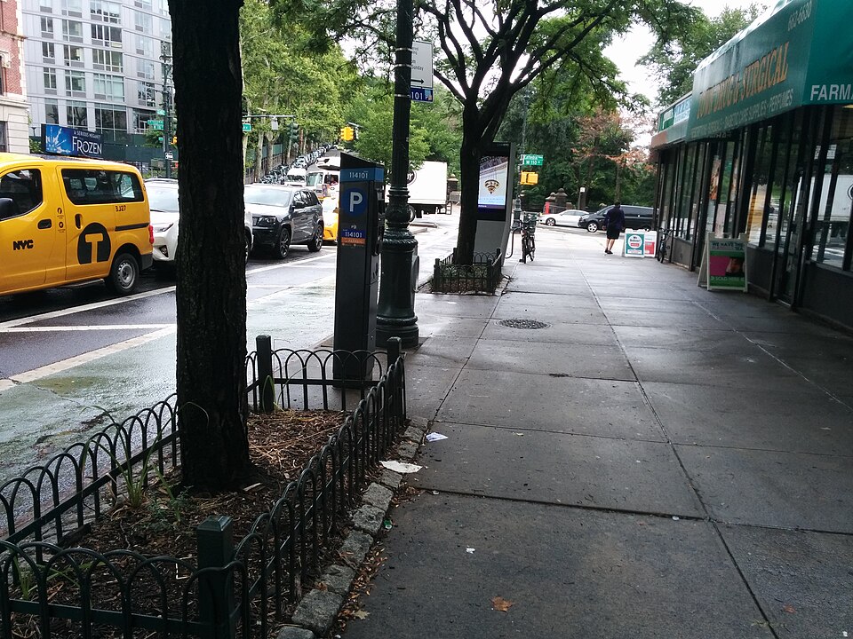 紐約旅遊交通預算表：機場、市內、購物和跨城用車怎樣分配｜Cathedral Pkwy & Columbus Ave (2018-07-25)