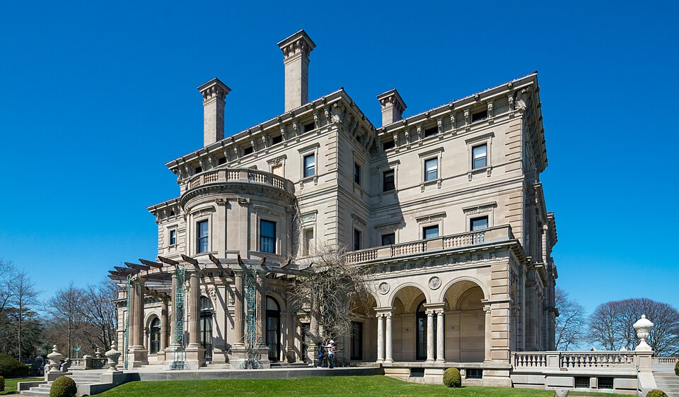 纽波特听涛山庄怎么去？波士顿出发、门票与家庭路线｜The Breakers, exterior