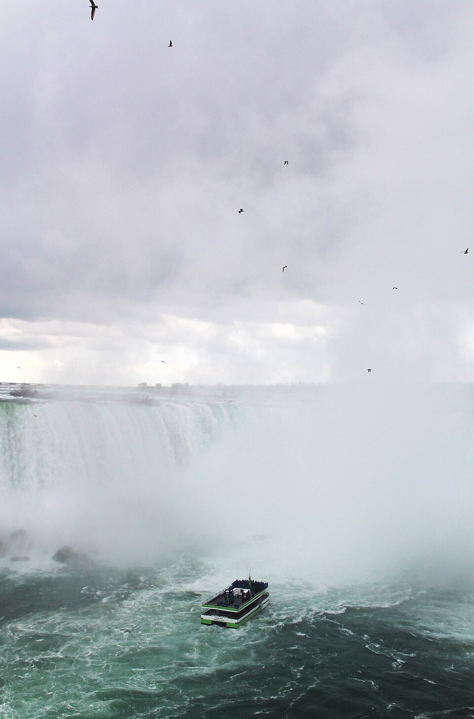 尼亚加拉雾中少女号怎么坐？美侧码头、天气与家庭安排｜Niagara Falls in Ontario with Maid of the Mist boat 02