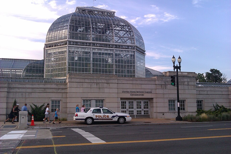 华盛顿美国植物园怎么玩？温室、户外与国会山半日｜United States Botanic Garden entrance