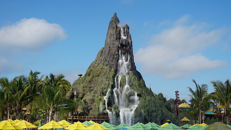 奧蘭多水上樂園怎麼安排？火山灣維護與迪士尼開放日曆｜Krakatau at Volcano Bay