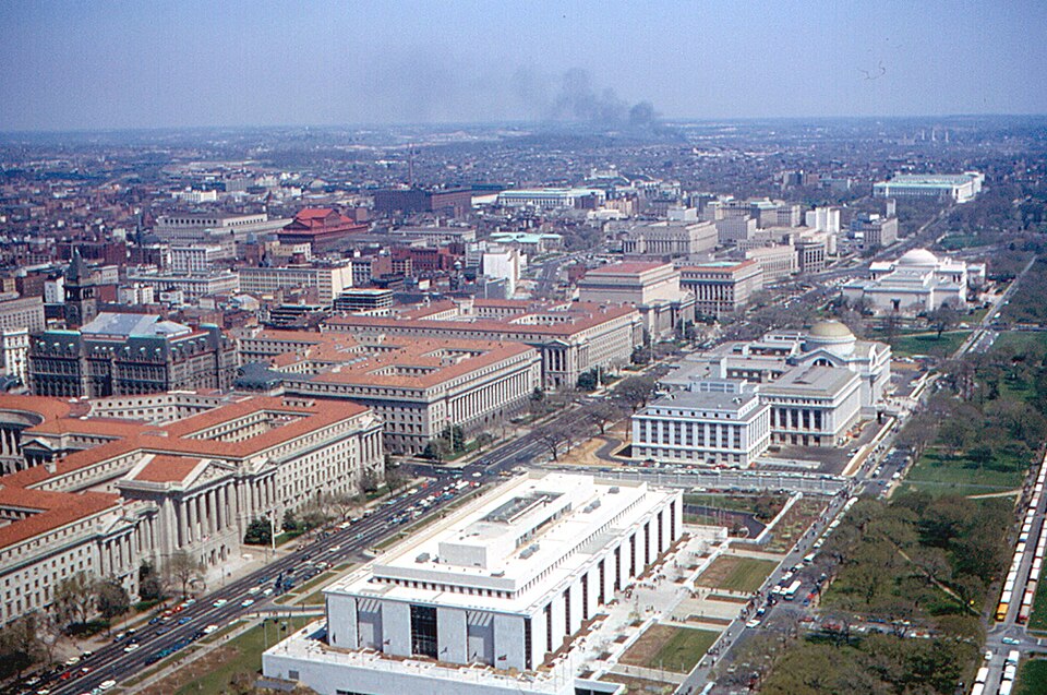 华盛顿三日游怎么安排？博物馆、纪念地与白宫周边路线｜Washington - Museums on Mall (1965) (4391901843)