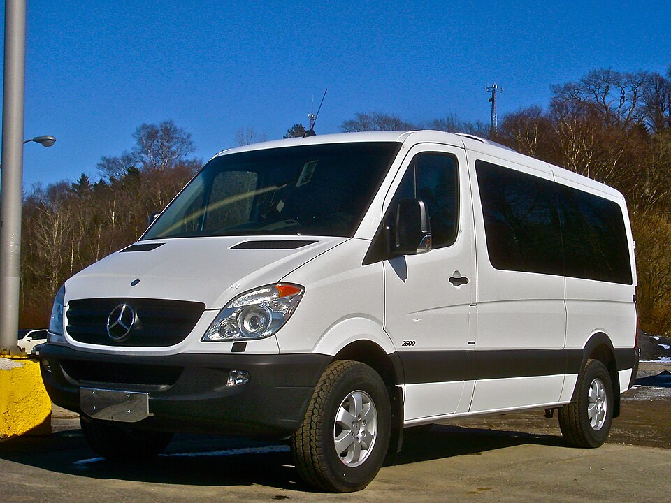 紐約會議和展會包車：多人出行如何安排車輛？｜2010 Mercedes-Benz Sprinter 2500 Passenger Van (W906)