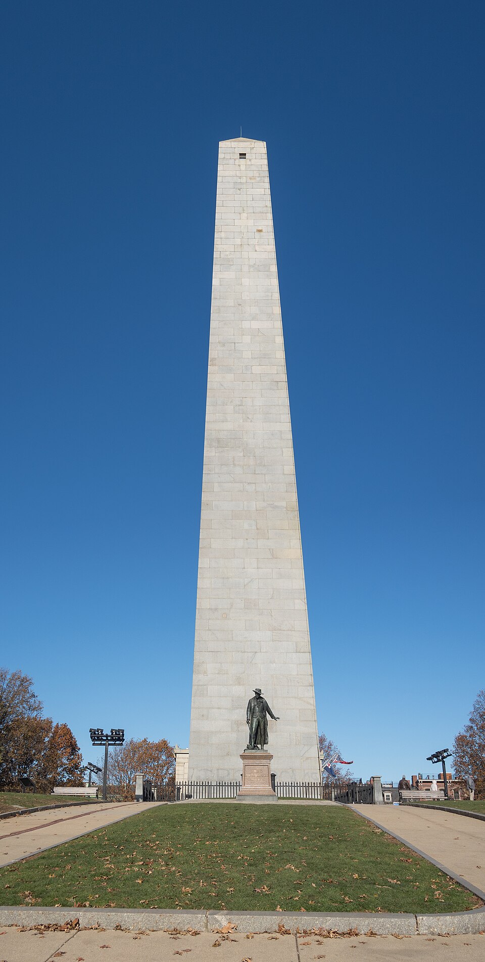 波士顿邦克山纪念碑要登顶吗？台阶与老人同行取舍｜Bunker Hill Monument (36276p)