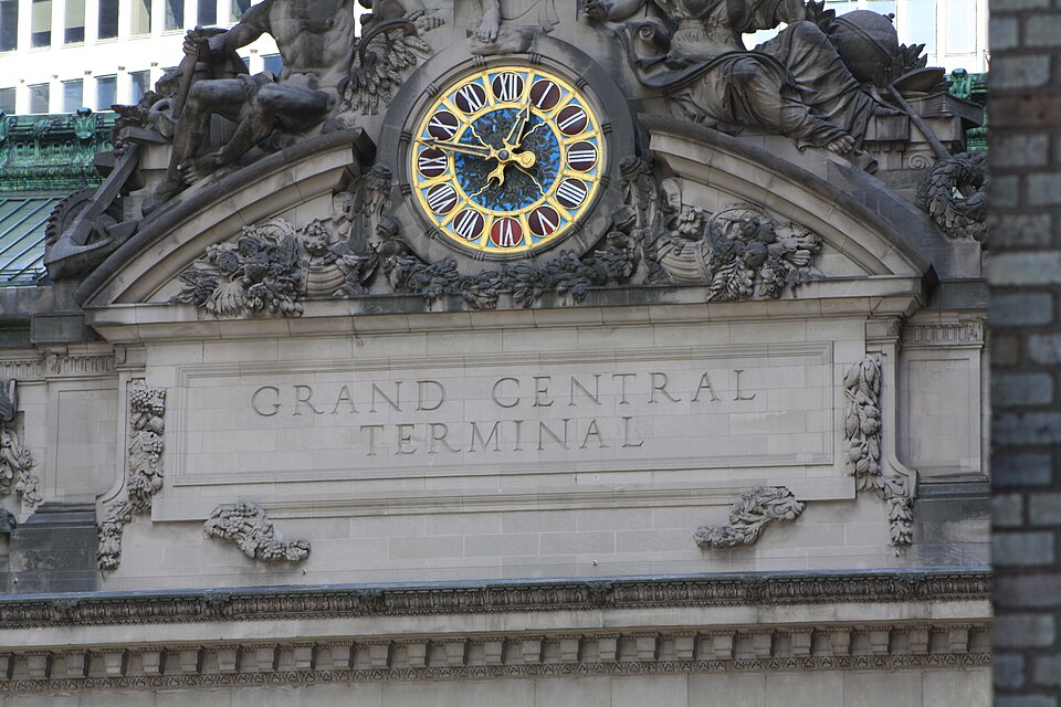 美东一天预约两个景点怎么排？入场时段与用车缓冲｜Grand Central Terminal facade