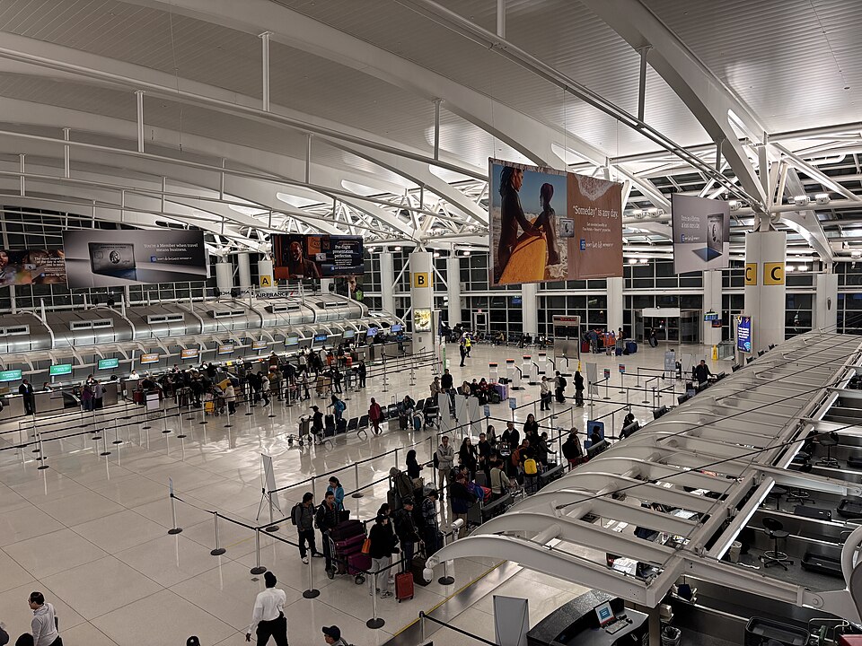 紐約機場接送如何處理多航班、多人接機？｜2025-10-21 11.38.30 John F. Kennedy International Airport