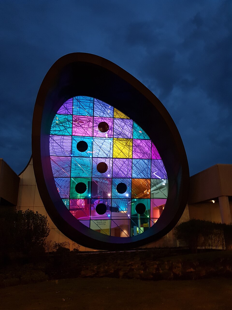 罗切斯特Strong玩具博物馆怎么安排？亲子与美东路线｜Rochester Play Museum Atrium at Night