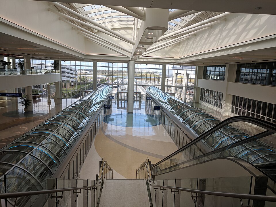 奧蘭多MCO機場怎麼接送?航站樓、酒店與行李會合|Orlando International Airport Intermodal Terminal (24691228848)