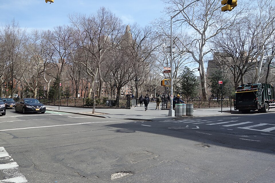 纽约华盛顿广场怎么玩？格林威治村与家庭短路线｜Washington Square Park td (2019-03-27) 005