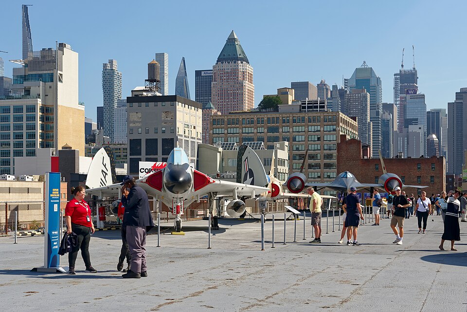纽约无畏号博物馆怎么玩？航母、飞机与家庭交通攻略｜Aircraft at Intrepid Sea, Air & Space Museum, New York City, 20231002 1259 1651