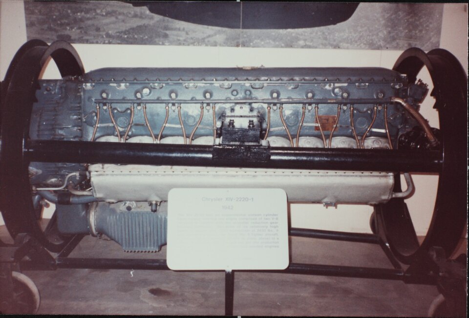 新英格兰航空博物馆怎么玩？飞机兴趣与康州路线｜Chrysler XIV-2220-1 on display at the New England Air Museum (16325554544)